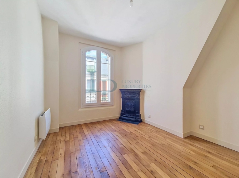 PARIS 14th – BELLE PLAISANCE – exceptional 2-room apartment