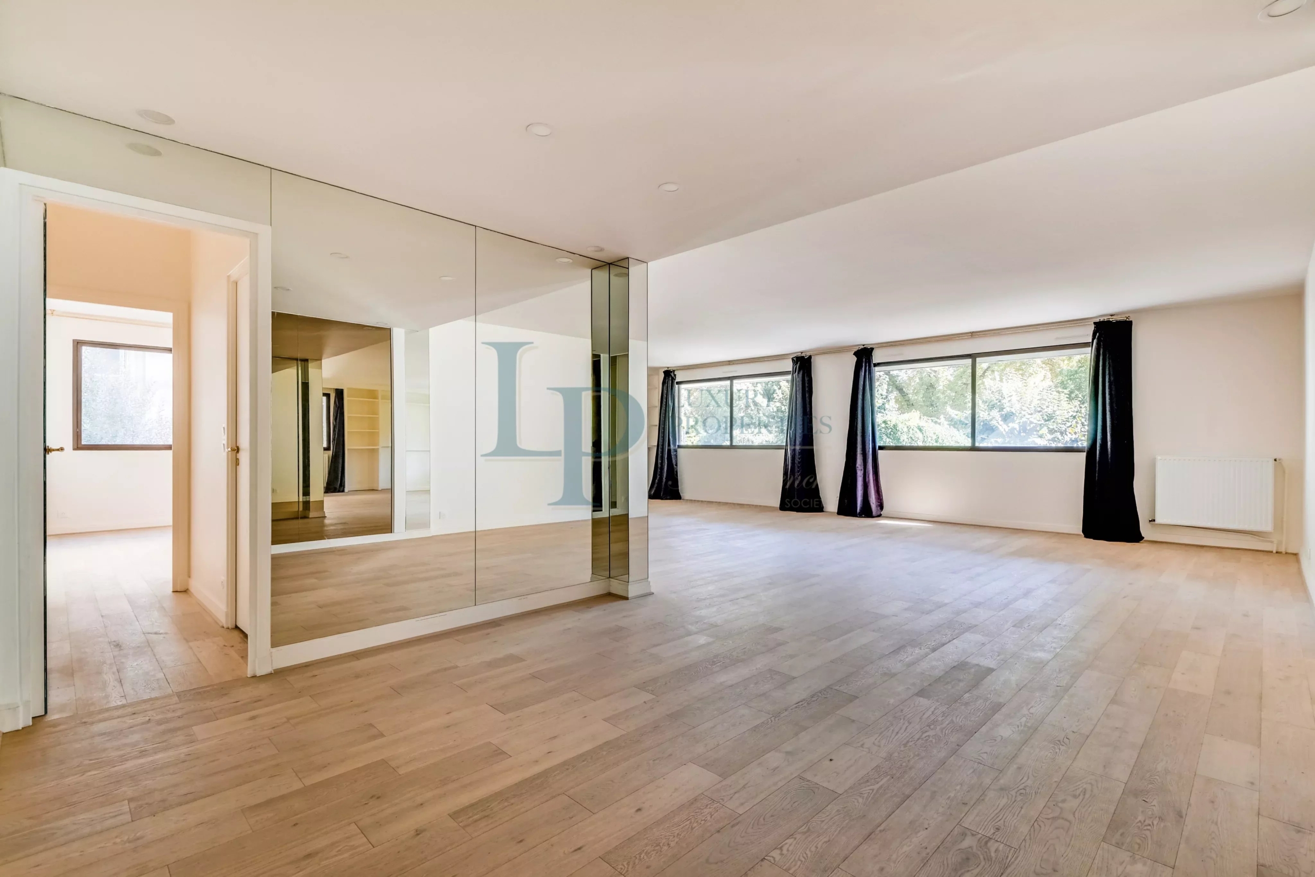 EXCLUSIVIDAD — Avenida Foch — París XVI — Apartamento de recepción de 138m2 — Residencia segura — Bodega y parking