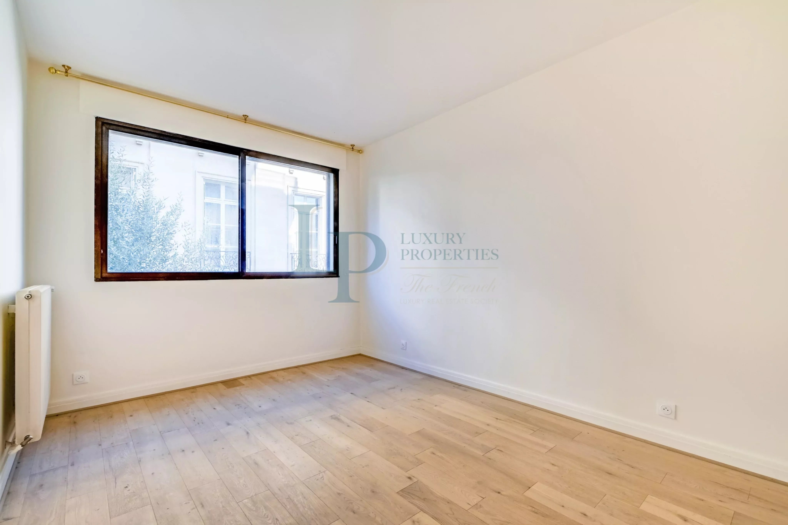 EXCLUSIVIDAD — Avenida Foch — París XVI — Apartamento de recepción de 138m2 — Residencia segura — Bodega y parking