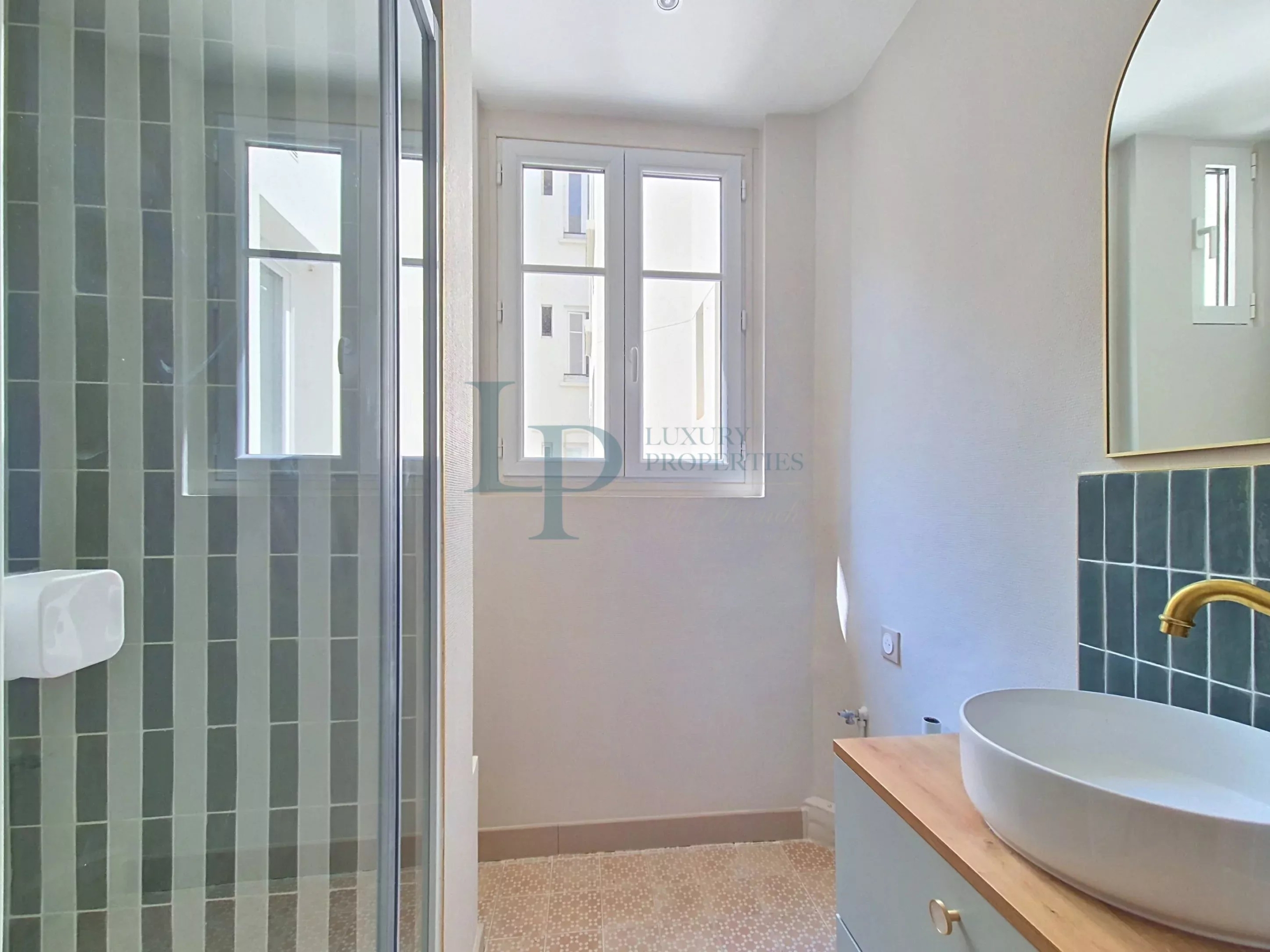 bbd55e33a9ce0c2bc4c402ad20a5777a_a9b9275a6a_2896-original-47171-0.jpg PARIS 14th – BELLE PLAISANCE – 3 exceptional rooms