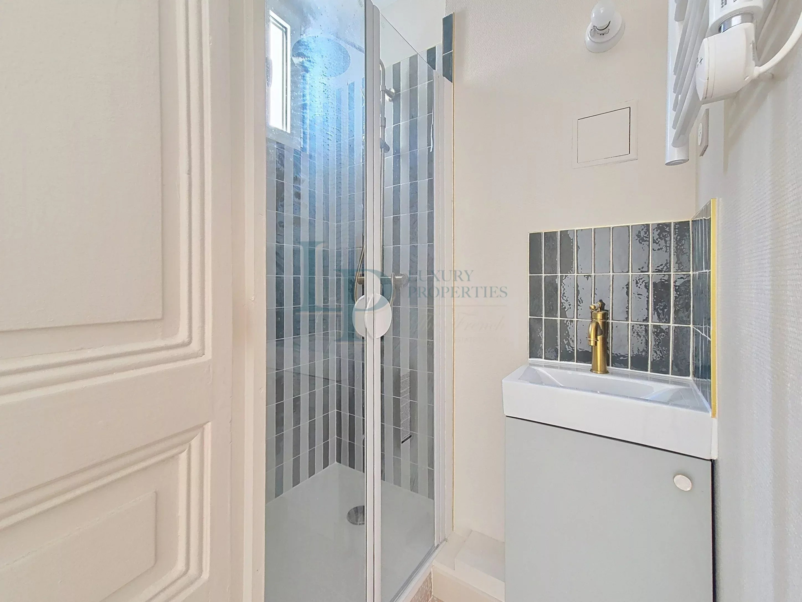 e9edf8df70b3023a9404ae42432a51bd_3998ce6524_2896-original-47142-0.jpg PARIS 14th – BELLE PLAISANCE – exceptional 2-room apartment