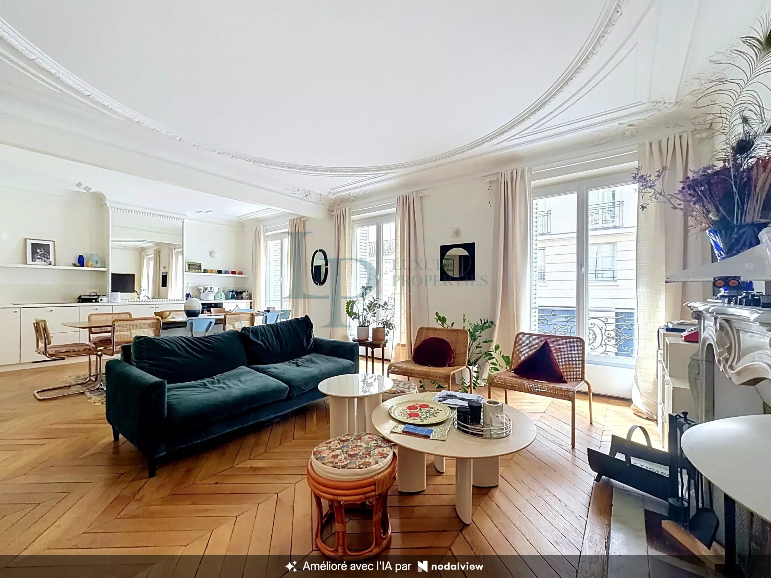 eb9babf50663f7032aa975a325cc6f9d_6796114bbb_2896-original-46309-0.jpg PARIS VIII – EUROPE / VILLIERS – appartement de 4 pièces – entièrement rénové – au calme